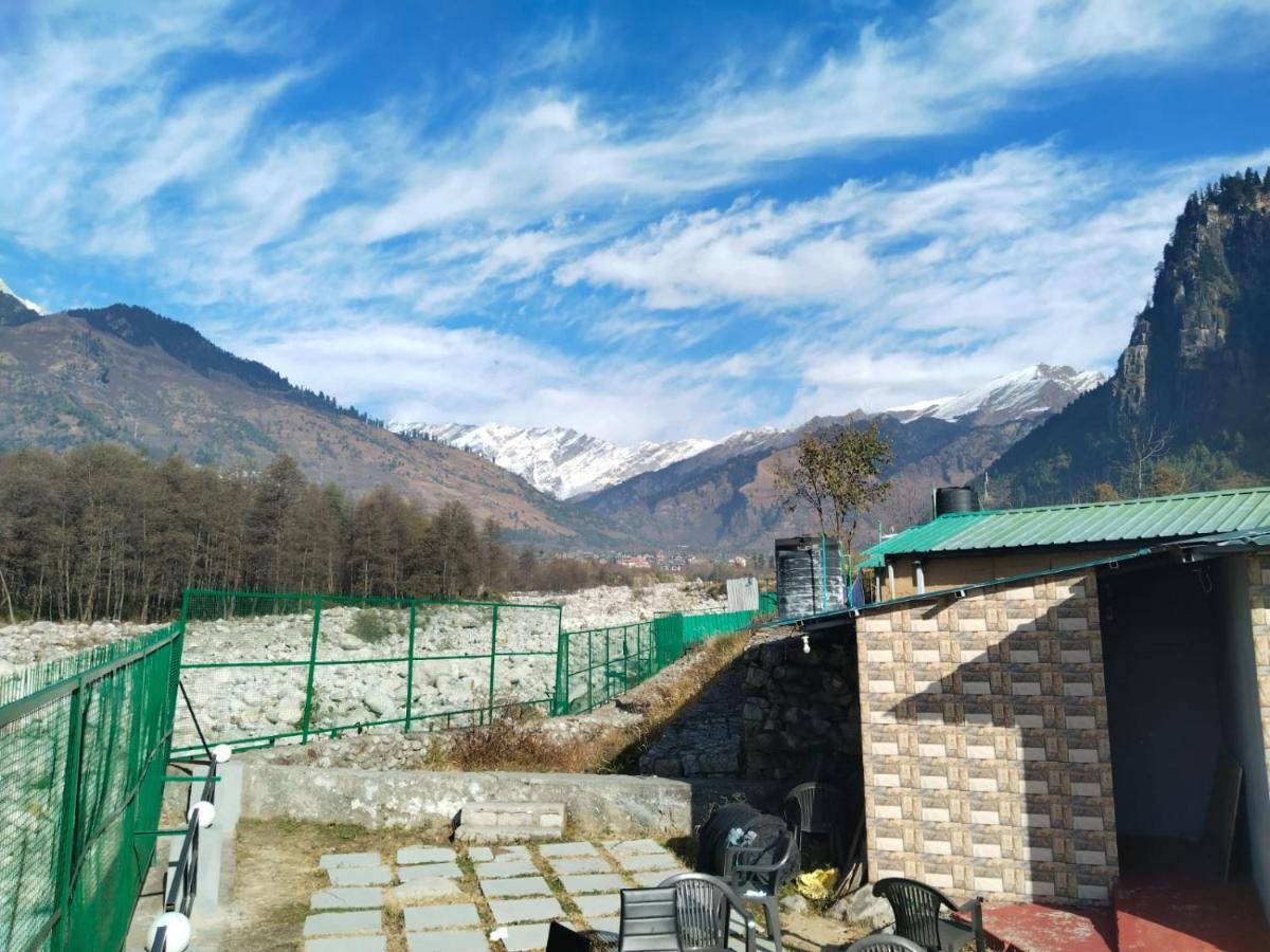 Flora Hills View Hotel Manāli Kültér fotó